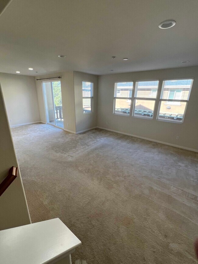 Building Photo - 202 E Crystal Cove Terrace