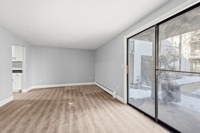 Building Photo - 117 Silver Ln