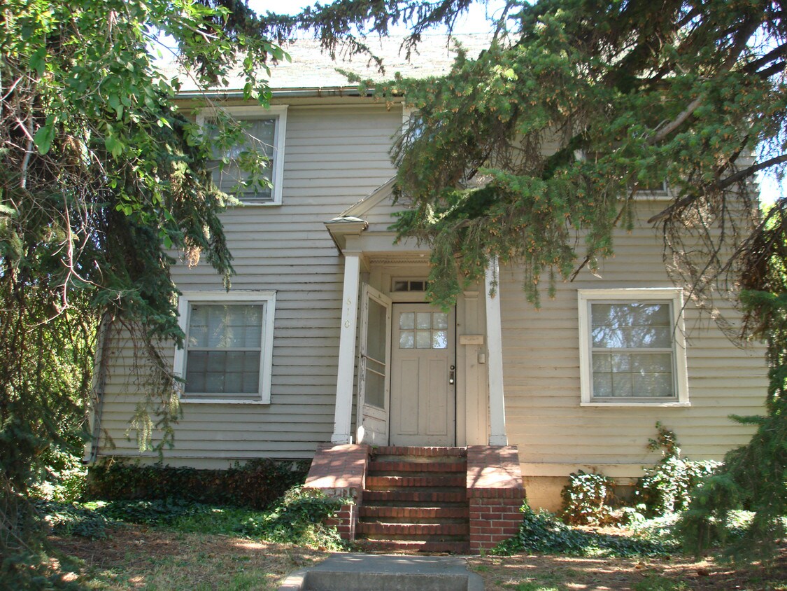Primary Photo - 600 NE Oak St