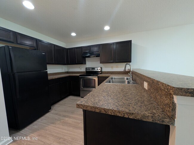 Building Photo - 119 Plantation Point Dr