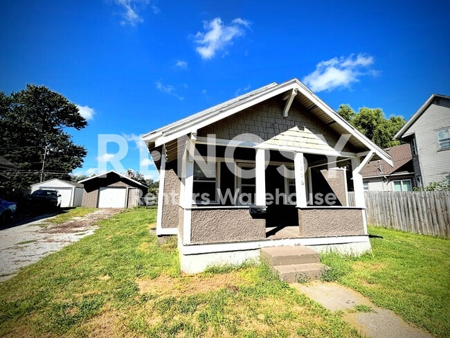 Building Photo - 3206 3rd St