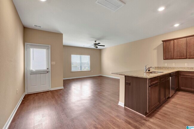 Building Photo - 6495 Rainbow Row
