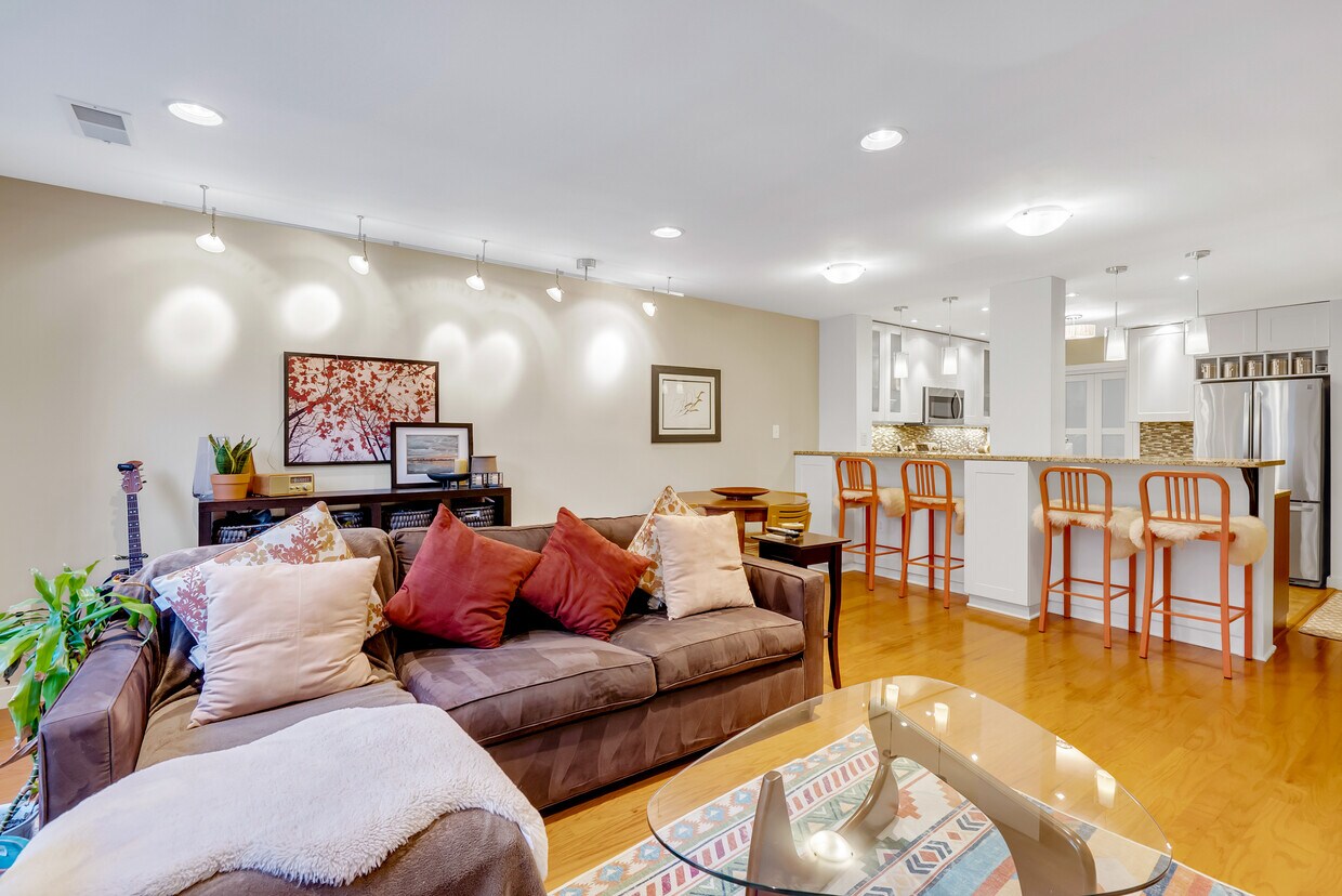 1617 S Hayes St Unit A, Arlington, VA 22202 Condo for Rent in Arlington, VA