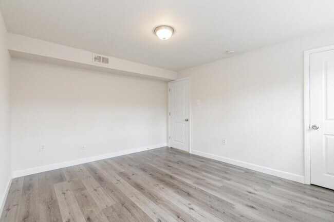 Foto del edificio - 6021 N Park Ave