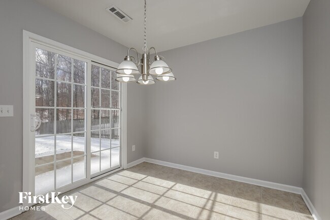 Foto del edificio - 18 Bluestem Ct