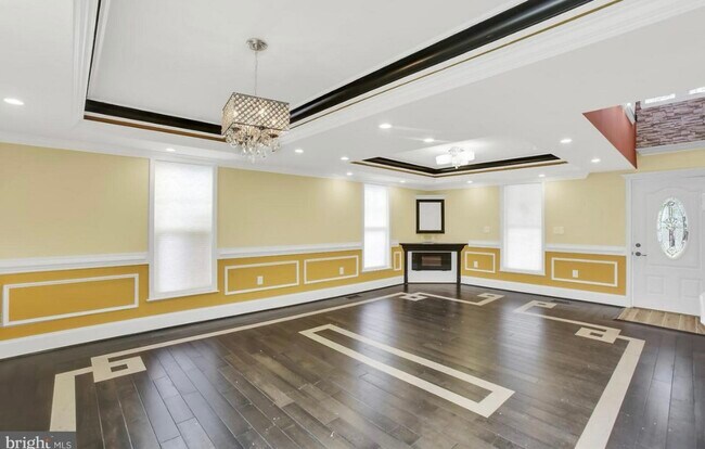 Building Photo - 3434 Loganview Dr
