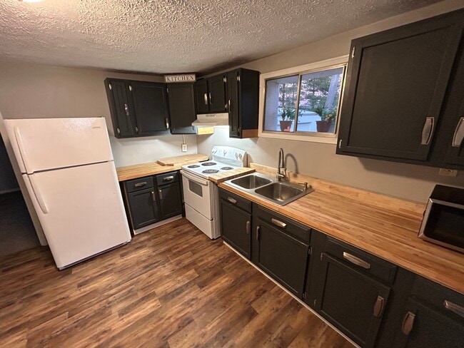 Building Photo - 310 W Pike St