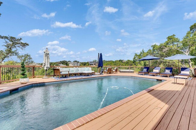 Foto del edificio - 512 Beardsley Ln
