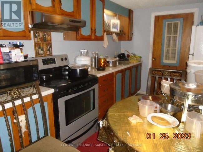 Photo du bâtiment - 6321 Renaud Rd