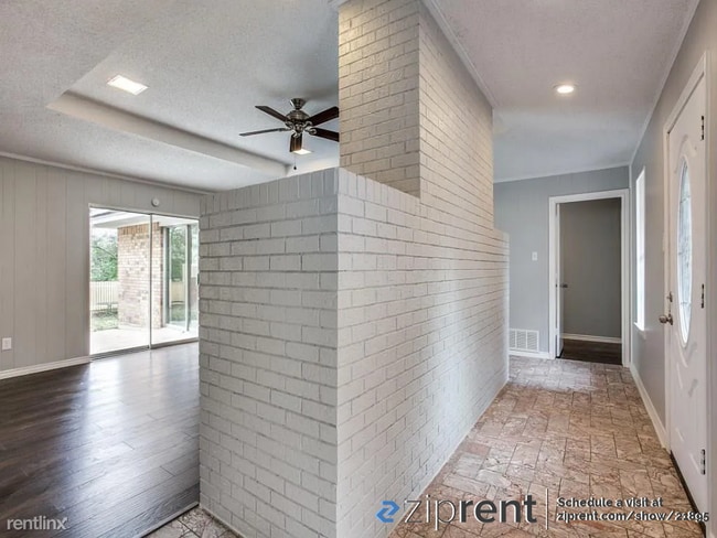 Building Photo - 3 br, 2 bath House - 726 Cottonwood Circle...