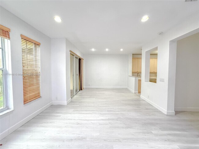 Building Photo - 5737 NW 119th Dr