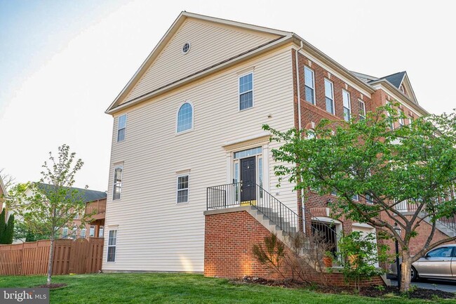 Foto del edificio - 42997 Kennerly Terrace