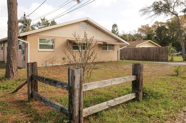 Foto del edificio - 5315 Henderson St