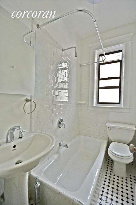 Foto del edificio - 22-73-73 41st St