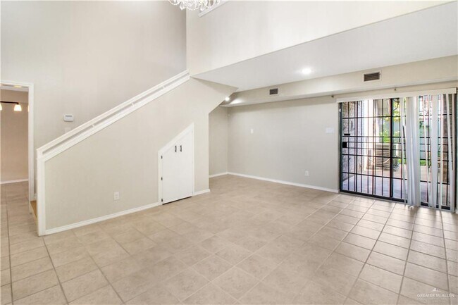 Building Photo - 21 S Casa Linda St