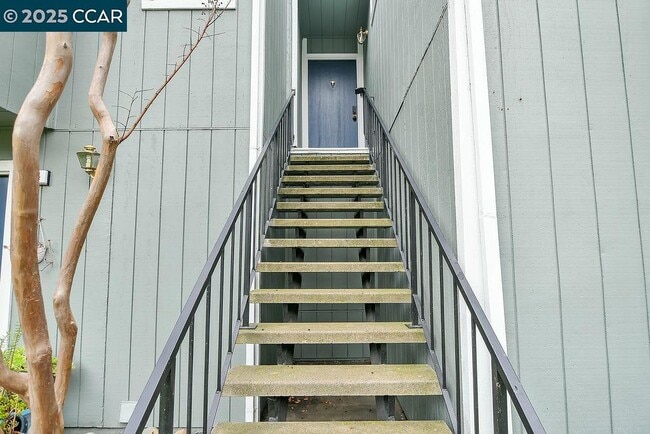 Building Photo - 1072 Maywood Ln