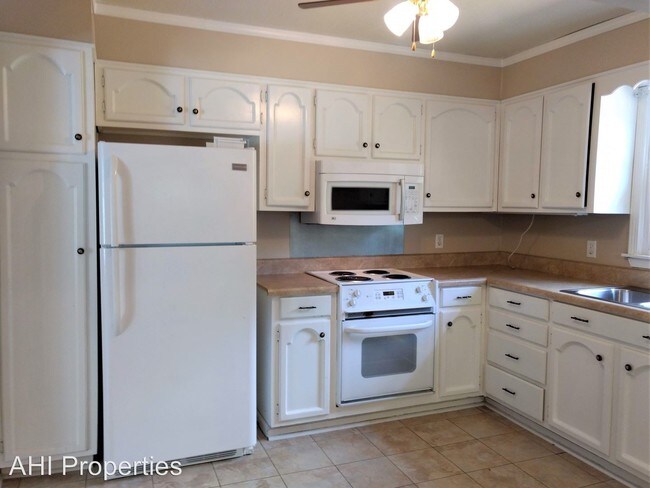 Building Photo - 5 br, 2 bath House - 3712 Fox Trail Circle