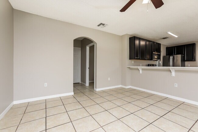 Foto del edificio - 140 Aurora Ln