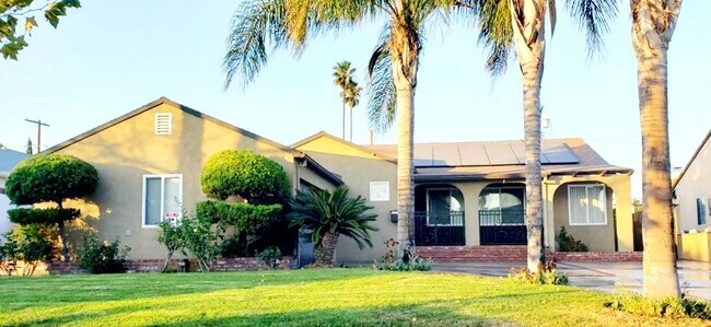Foto del edificio - 8546 Remick Ave