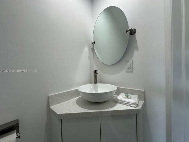 Foto del edificio - 19217 NW 37th Ave