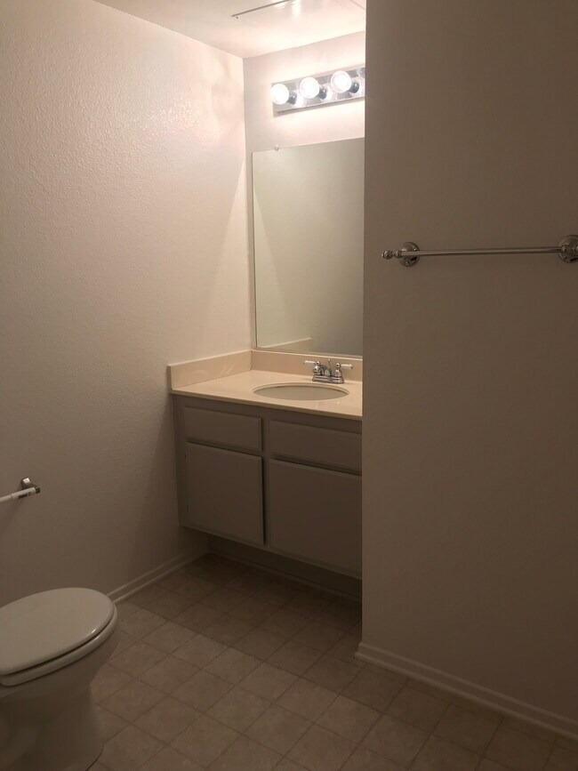 25256 Steinbeck Ave, Stevenson Ranch, CA 91381 Townhome Rentals in Stevenson Ranch CA