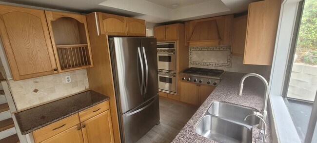 Foto del edificio - 893 Calle Pinata