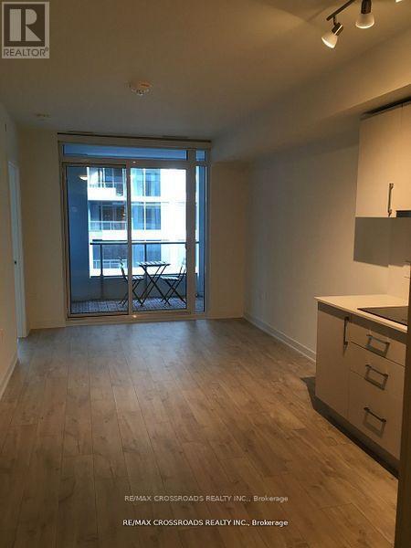 Photo du bâtiment - 576-7576 Front St W