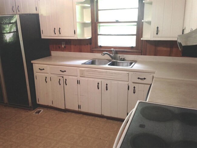 Building Photo - 2019 Bramblewood Dr NE