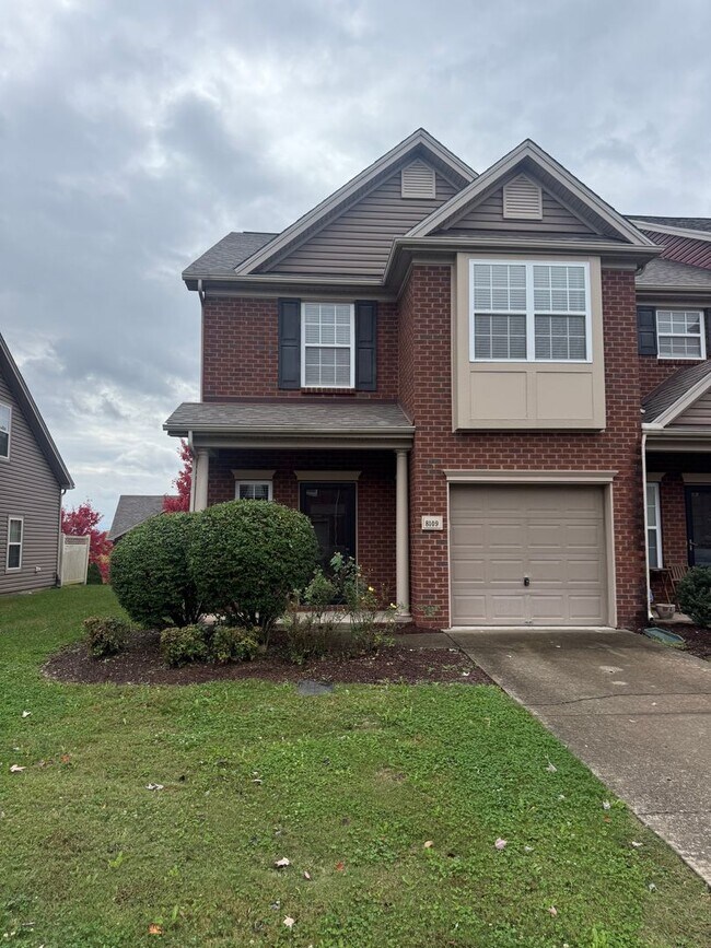 Foto del edificio - 8109 Valley Oak Dr