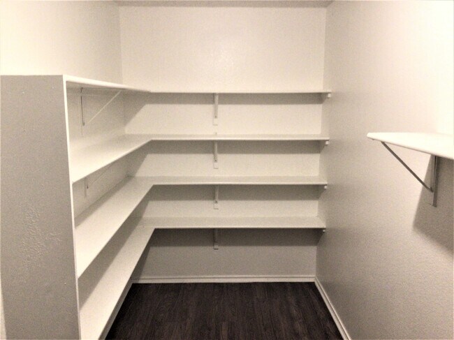 Foto del edificio - 3030 Dusty Ridge Dr