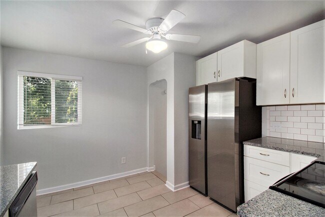 Building Photo - Single-Family 4 Bedroom 2 Bathroom Home in...