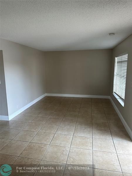 Foto del edificio - 1335 S Dixie Hwy