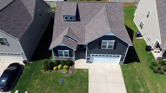 Building Photo - 2431 Hollis Dr