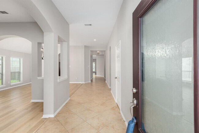 Foto del edificio - 13039 Golden Water Ct