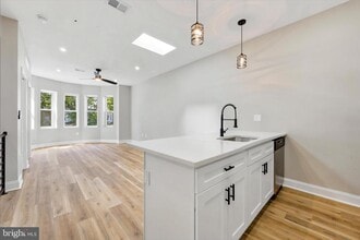 Building Photo - 5853 Cedar Ave