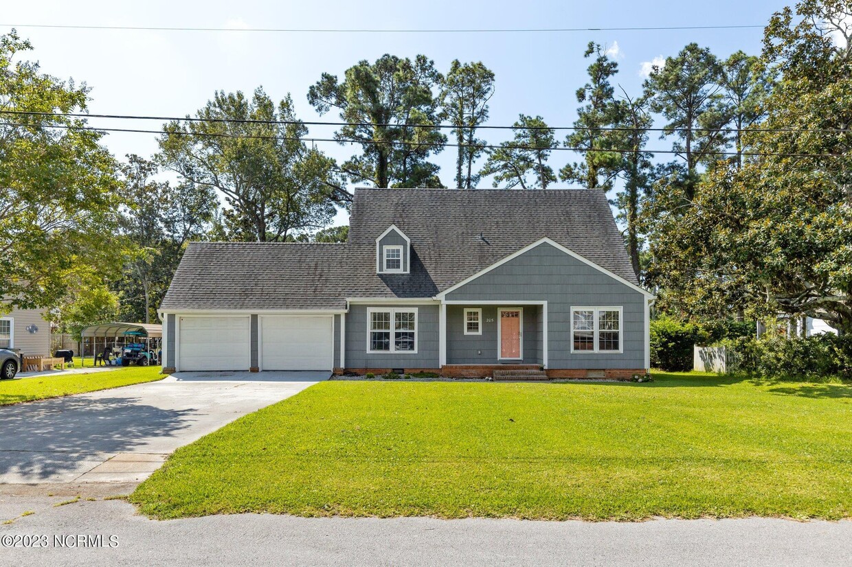 205 Vine St, Beaufort, NC 28516 House Rental in Beaufort, NC