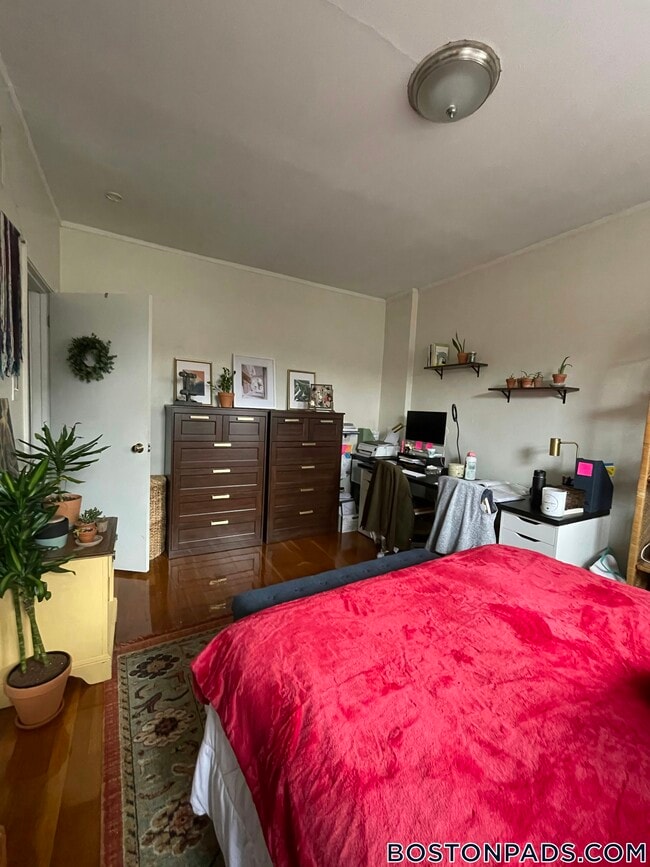 Building Photo - 208 Winthrop Rd