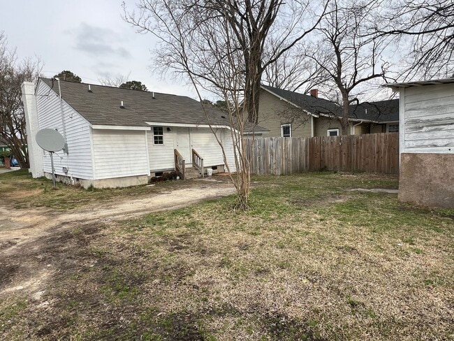 Building Photo - 3 Bedroom 2 Bathroom House for rent