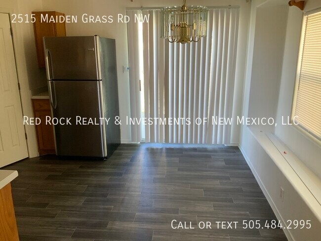 Building Photo - 3 bedroom home available now.