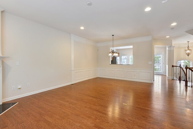 Building Photo - 366 Ardmore Ct NW
