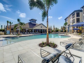 Building Photo - Bayfront On Sand Lake