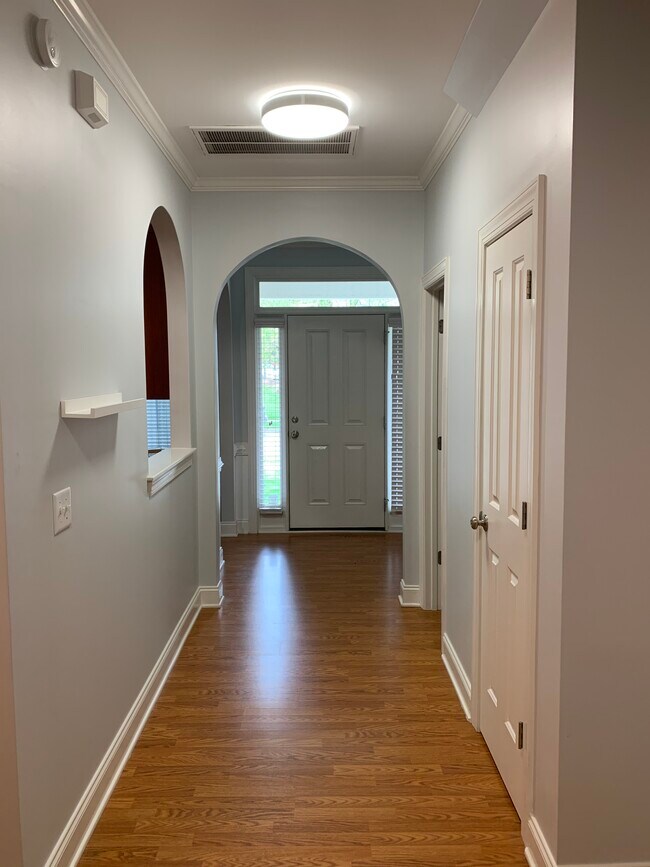 Building Photo - 228 Sugar Maple Ave