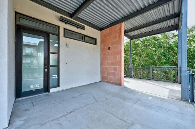Building Photo - Exquisite Urban Living in Austin's Prime L...