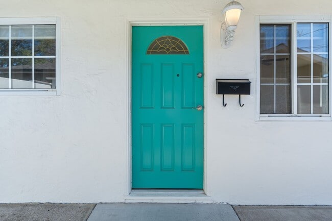 Foto del edificio - 4 bed/ 3 bath Single-Family Home in North ...