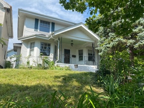 Building Photo - 127 Iroquois Ave