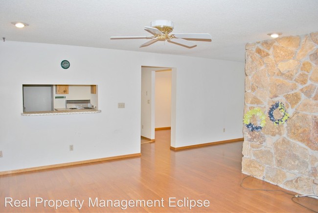 Foto del edificio - 17919 Sunset Rd