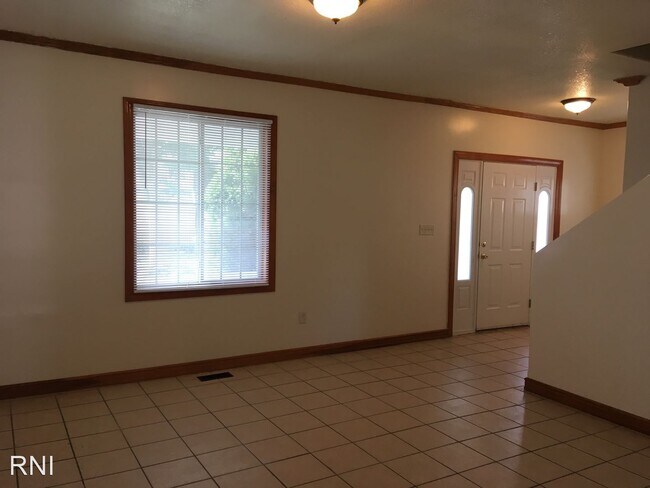 Foto del edificio - 5 br, 2 bath House - 215 E Wildwood Ave