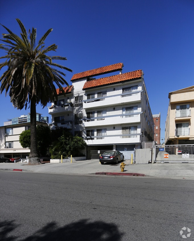 Primary Photo - Villa Serena