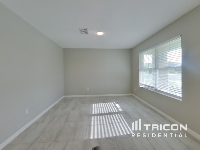 Foto del edificio - 5597 Raymond Way