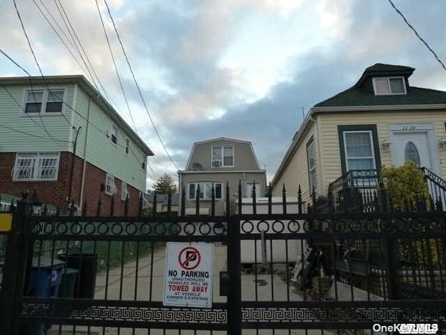 Primary Photo - 22-30-30 100th St